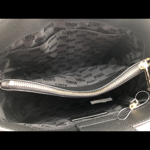 Michael Kors Portia Large Satchel perforated Black - Picture 6 of 8